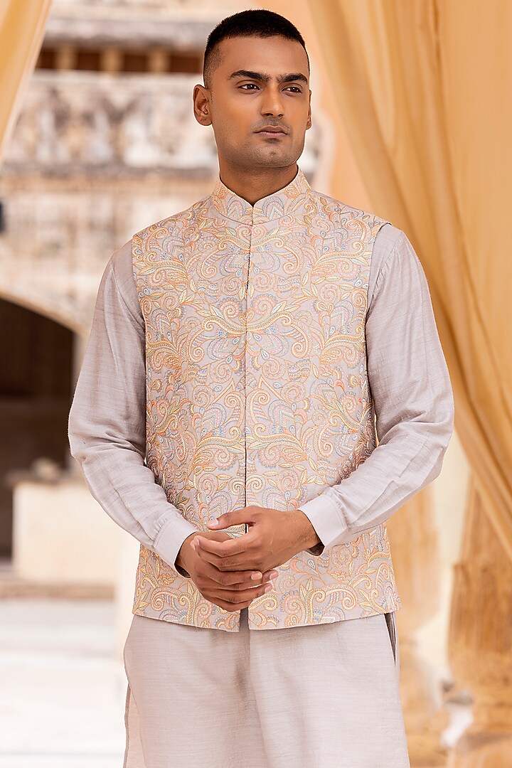 Light Grey Silk Hand Embroidered Bundi Jacket Set by AMIT ARORA at Pernia's Pop Up Shop