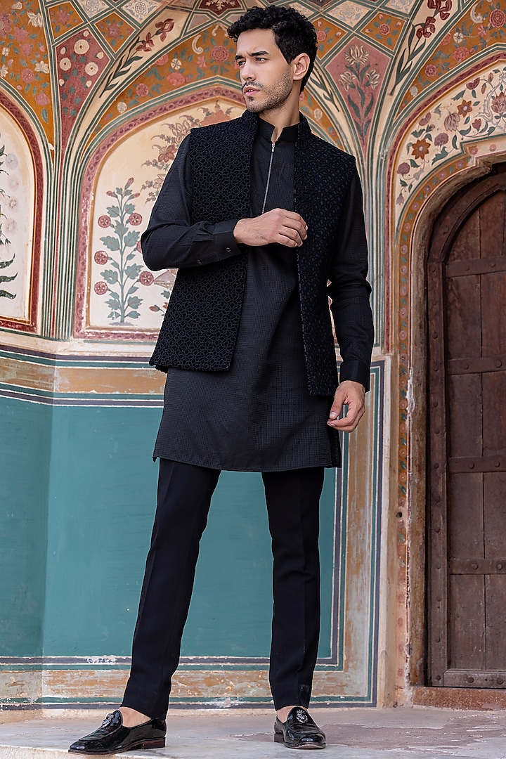 Black Velvet Hand Embroidered Bundi Jacket Set by AMIT ARORA
