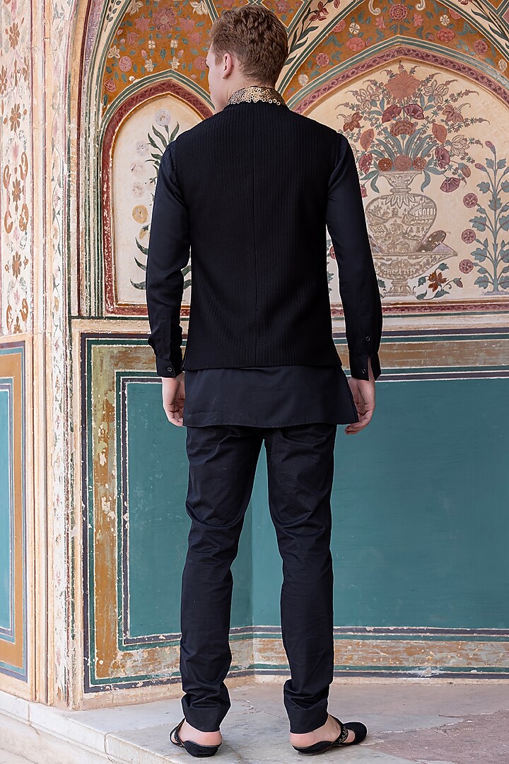 Black Cord Hand Embroidered Bundi Set by AMIT ARORA at Pernia's Pop Up Shop