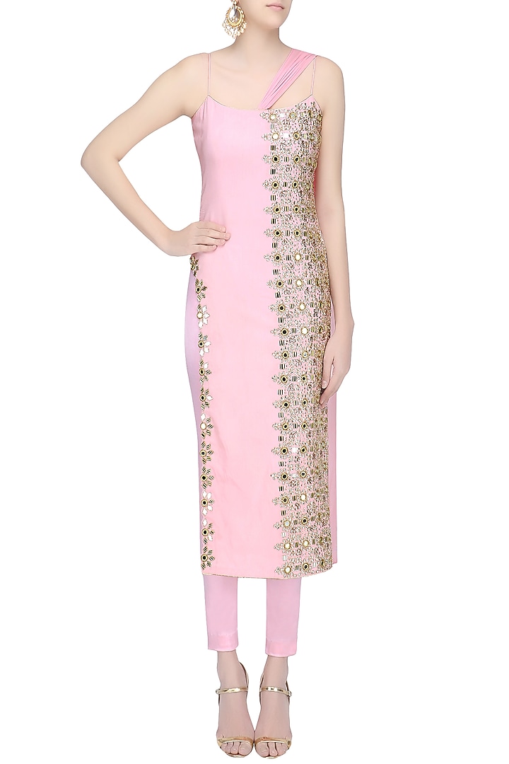 Powder pink embroidered straight kurta and pants set available only at Pernia's Pop Up Shop.