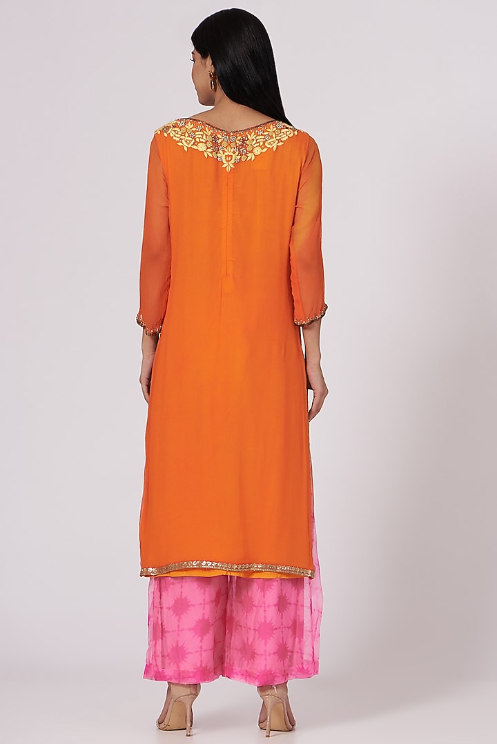 Orange Hand Embroidered Kurta Set by Amrita Thakur at Pernia's Pop Up Shop