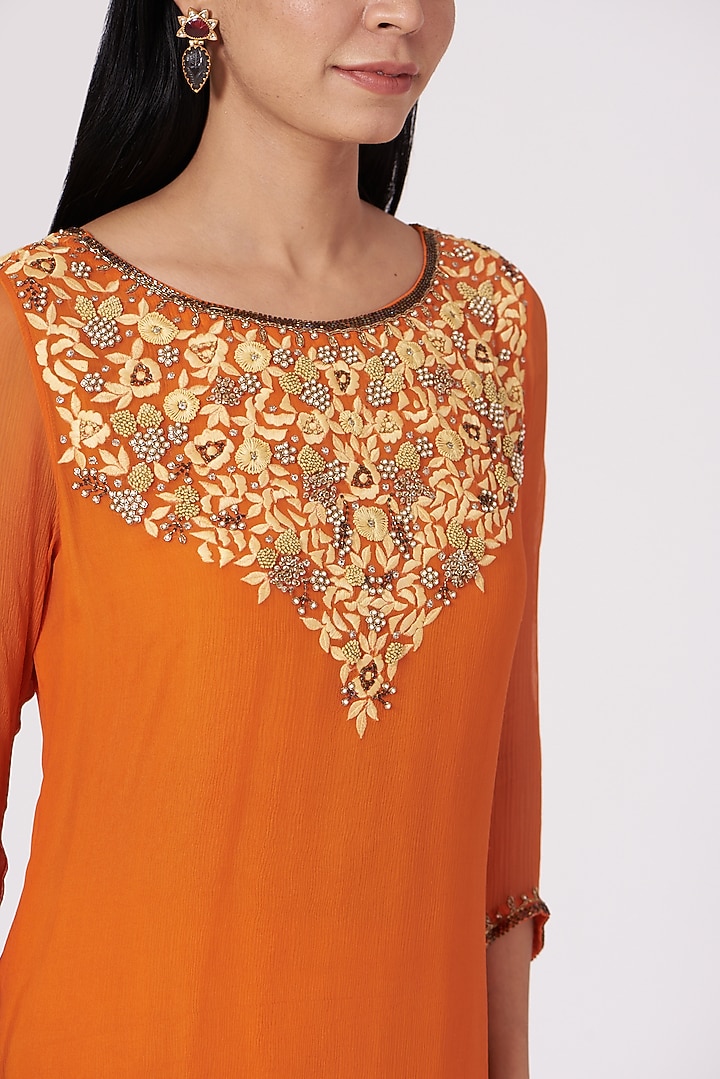 Orange Hand Embroidered Kurta Set by Amrita Thakur at Pernia's Pop Up Shop