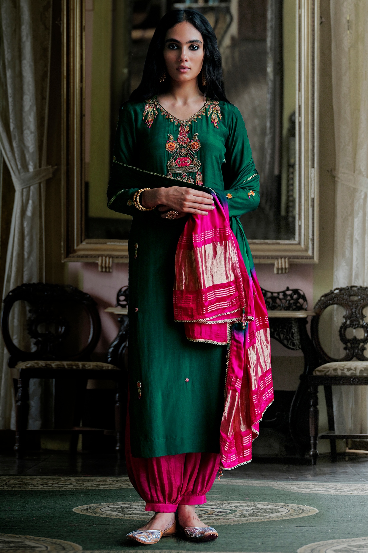 ANANTI Hunter Green Modal Silk Embroidered Kurta Set