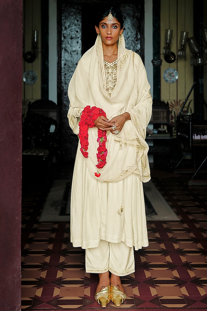 Pearl White Modal Satin Aari Embroidered Kurta Set by ANANTI at Pernia's Pop Up Shop
