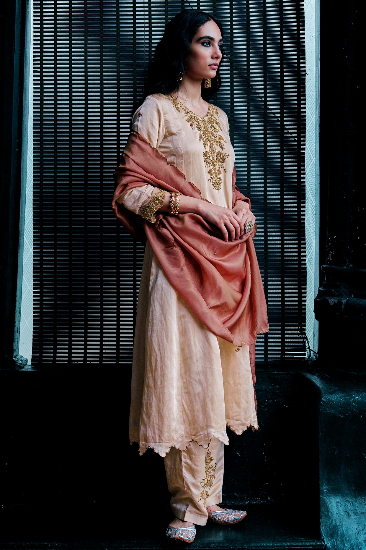 ANANTI Blush Linen Silk Mukaish Embroidered Kurta Set