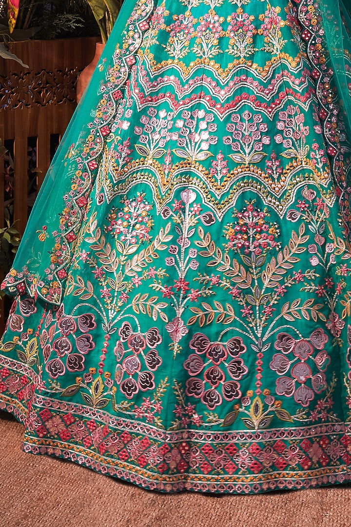 Emerald Green Embroidered Bridal Lehenga Set by Aneesh Agarwaal at Pernia's Pop Up Shop