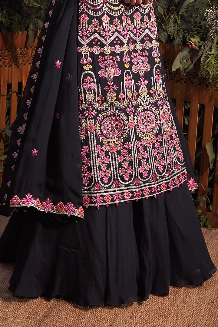 Navy Blue Embroidered Kurta Set by Aneesh Agarwaal at Pernia's Pop Up Shop