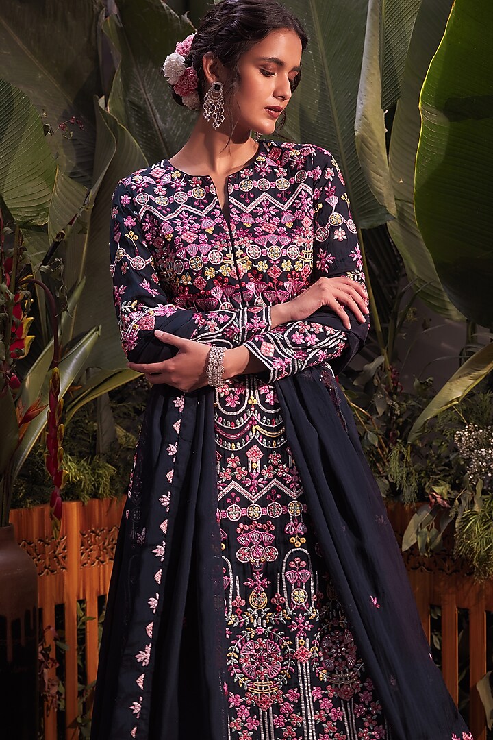 Navy Blue Embroidered Kurta Set by Aneesh Agarwaal at Pernia's Pop Up Shop
