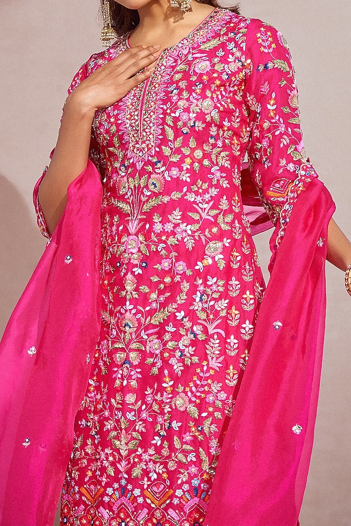 Fuchsia Embroidered Kurta Set by Aneesh Agarwaal PRET at Pernia's Pop Up Shop
