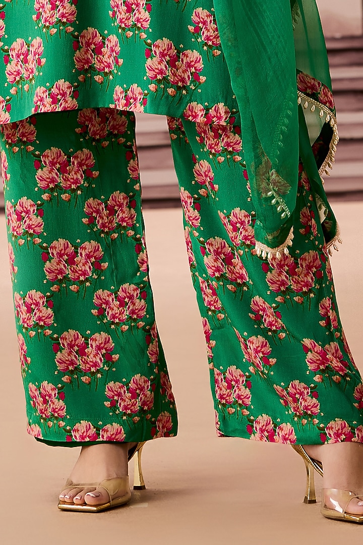 Green Crepe Printed & Embroidered Kurta Set by Aneesh Agarwaal PRET at Pernia's Pop Up Shop