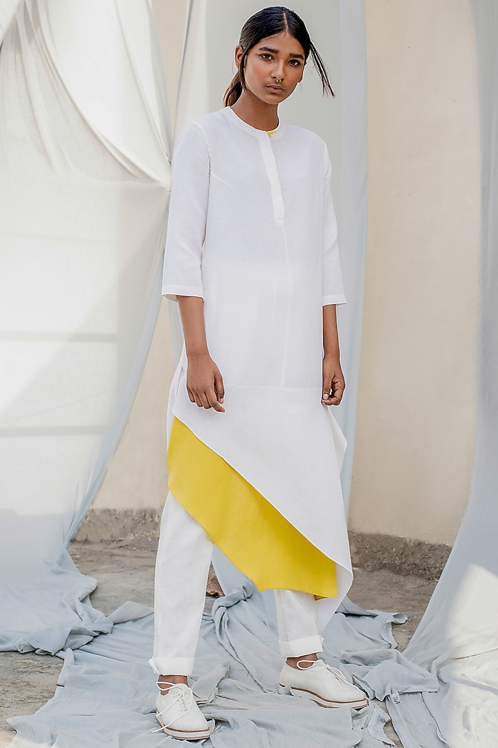 Ivory Linen Kurta by Antar Agni at Pernia's Pop Up Shop