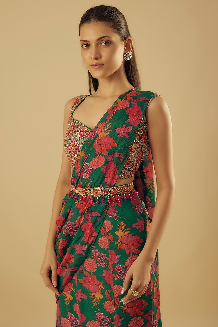 Emerald Green Chinon Fish-Cut Wedding Saree Set by Aneesh Agarwaal PRET at Pernia's Pop Up Shop