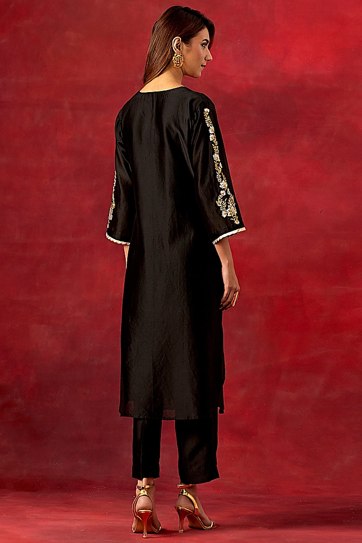 Black Silk Chanderi Resham Embroidered Kurta Set by Anantaa By Roohi Trehan at Pernia's Pop Up Shop