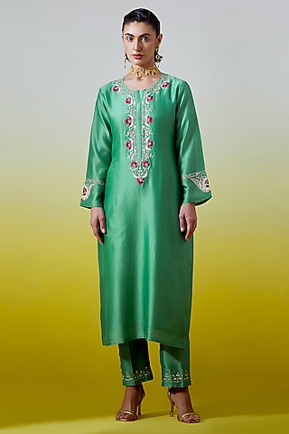 Green Silk Chanderi Embroidered Kurta Set by Anantaa By Roohi Trehan
