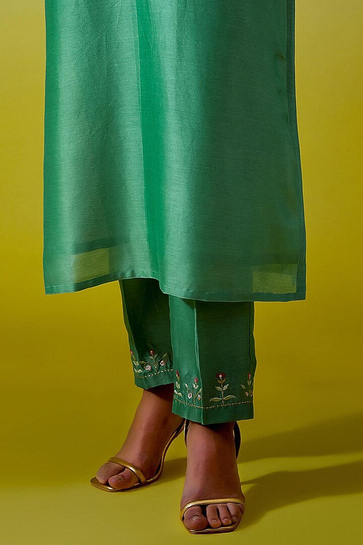 Green Silk Chanderi Embroidered Kurta Set by Anantaa By Roohi Trehan at Pernia's Pop Up Shop
