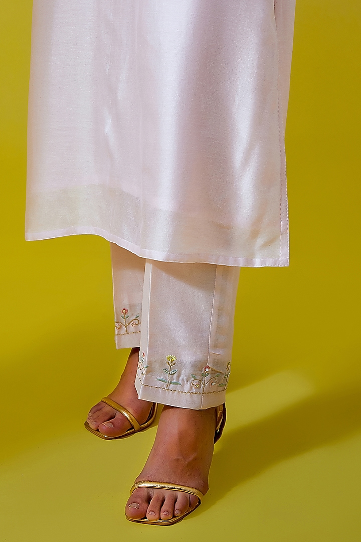 Light Pink Silk Chanderi Embroidered Kurta Set by Anantaa By Roohi Trehan at Pernia's Pop Up Shop