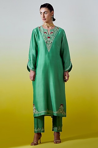Green Silk Chanderi Embroidered Kurta Set by Anantaa By Roohi Trehan