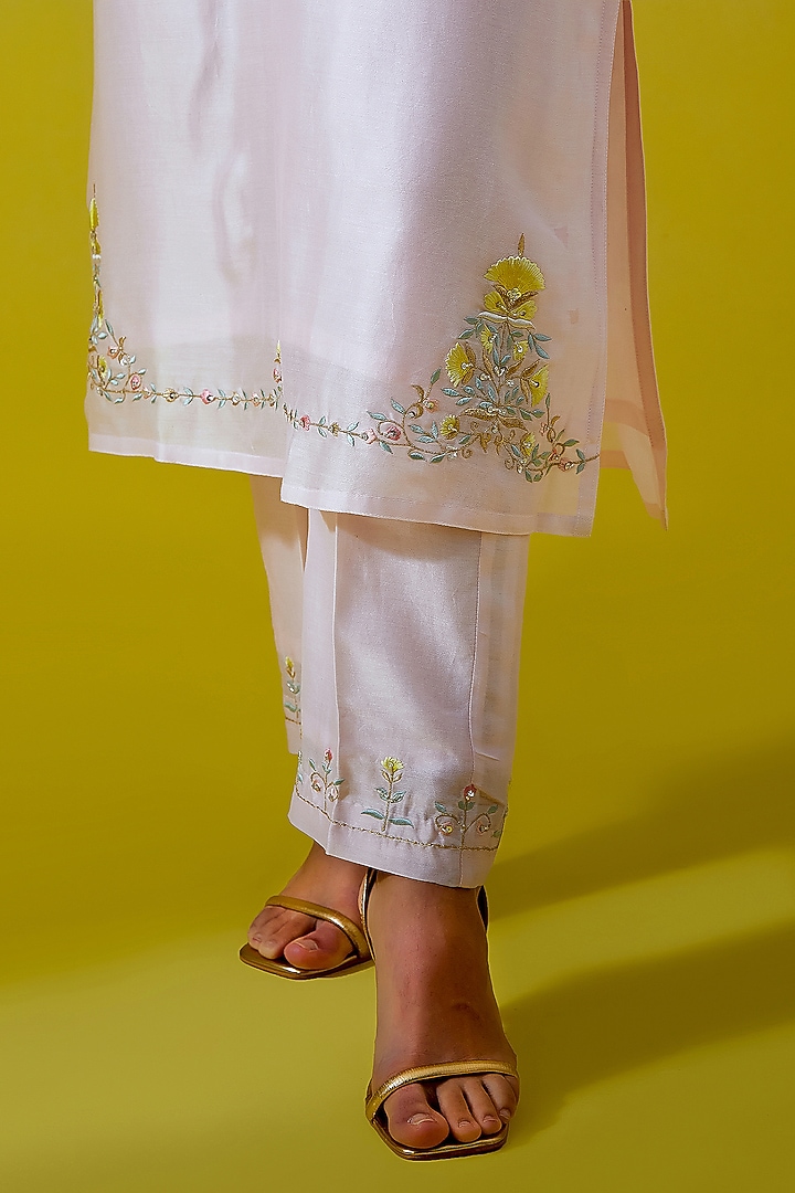 Light Pink Silk Chanderi Embroidered Kurta Set by Anantaa By Roohi Trehan at Pernia's Pop Up Shop