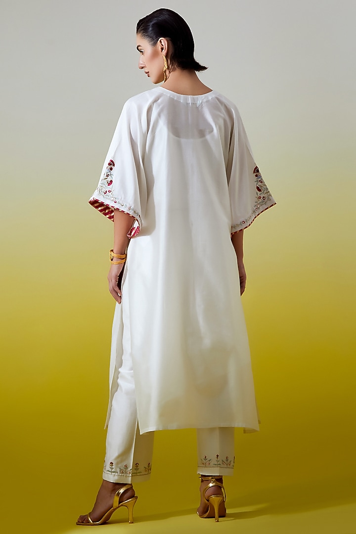 Off-White Silk Chanderi Embroidered Kurta Set by Anantaa By Roohi Trehan at Pernia's Pop Up Shop
