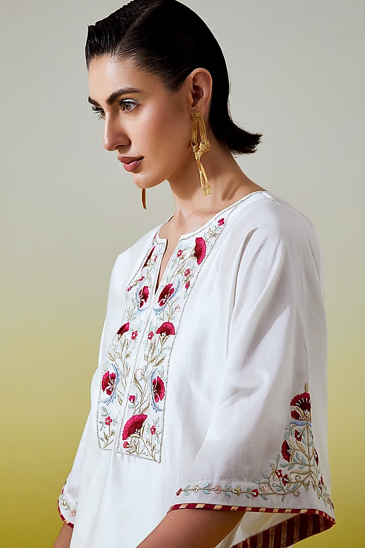Off-White Silk Chanderi Embroidered Kurta Set by Anantaa By Roohi Trehan at Pernia's Pop Up Shop