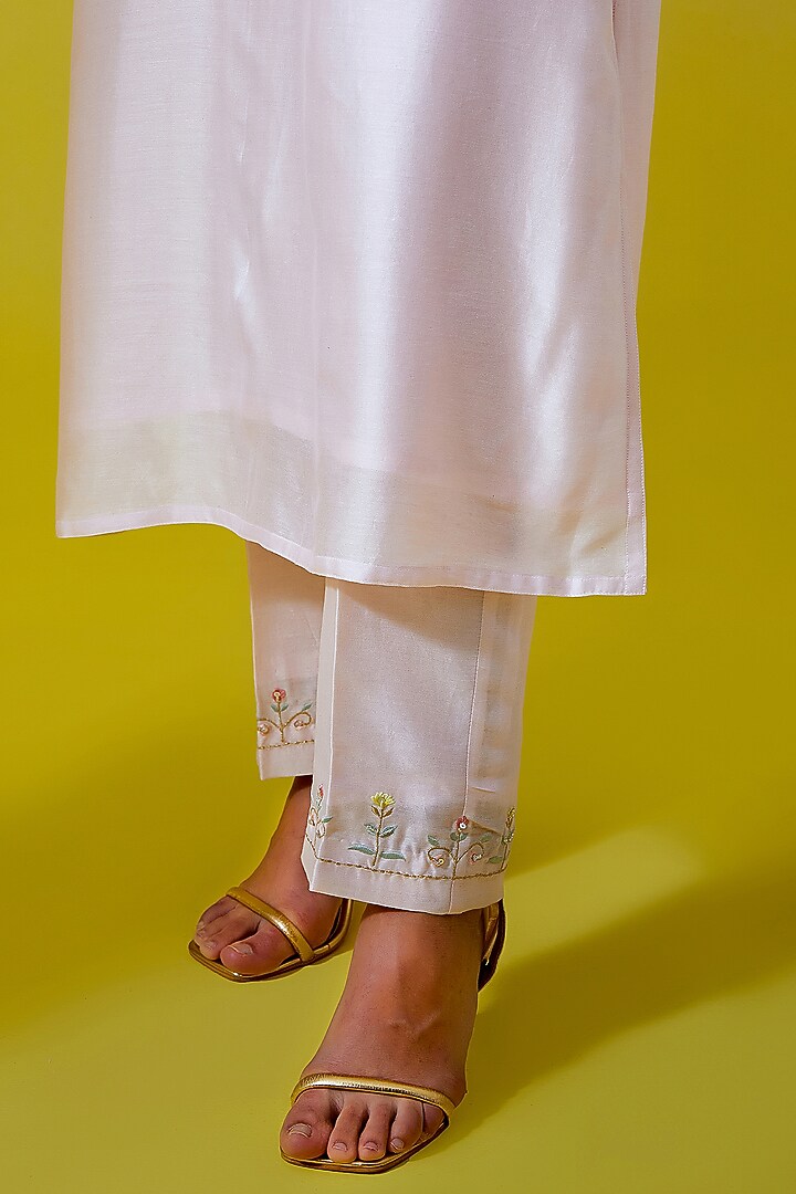 Light Pink Silk Chanderi Embroidered Kurta Set by Anantaa By Roohi Trehan at Pernia's Pop Up Shop