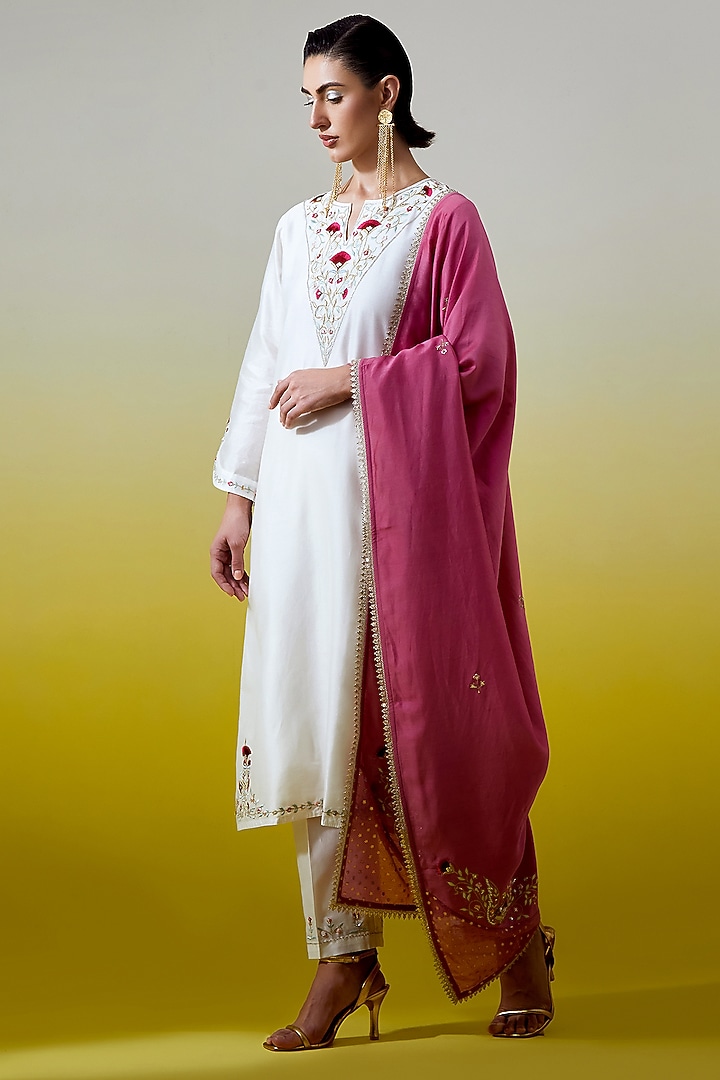 Dark Pink Silk Chanderi Embroidered Dupatta by Anantaa By Roohi Trehan at Pernia's Pop Up Shop