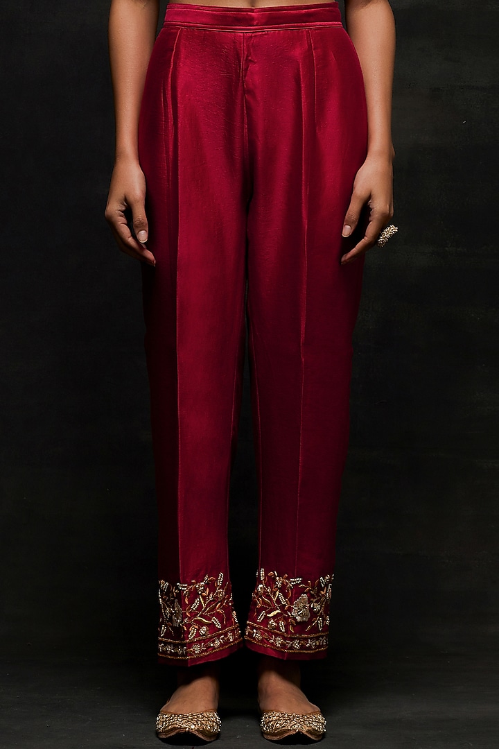 Red Silk Chanderi Floral Embroidered Kurta Set by Anantaa By Roohi Trehan at Pernia's Pop Up Shop