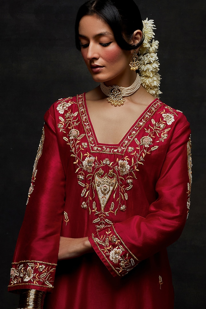 Red Silk Chanderi Floral Embroidered Kurta Set by Anantaa By Roohi Trehan at Pernia's Pop Up Shop