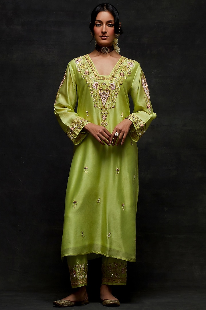 Green Silk Chanderi Floral Embroidered Kurta Set by Anantaa By Roohi Trehan