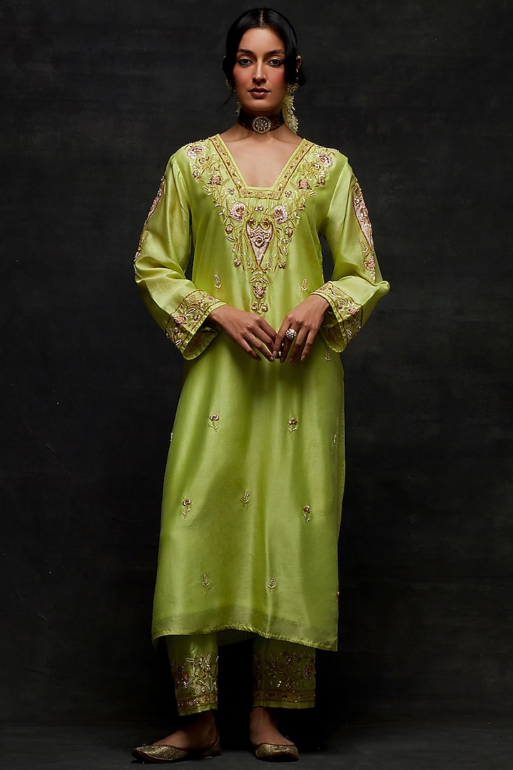 Green Silk Chanderi Floral Embroidered Kurta Set by Anantaa By Roohi Trehan at Pernia's Pop Up Shop