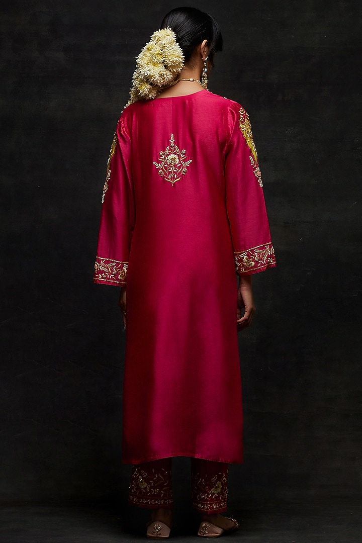 Fuchsia Silk Chanderi Floral Embroidered Kurta Set by Anantaa By Roohi Trehan at Pernia's Pop Up Shop
