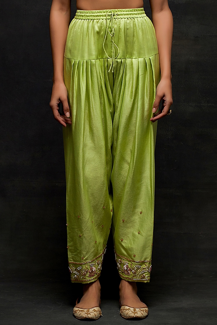Green Silk Chanderi Floral Embroidered Short Kurta Set by Anantaa By Roohi Trehan at Pernia's Pop Up Shop
