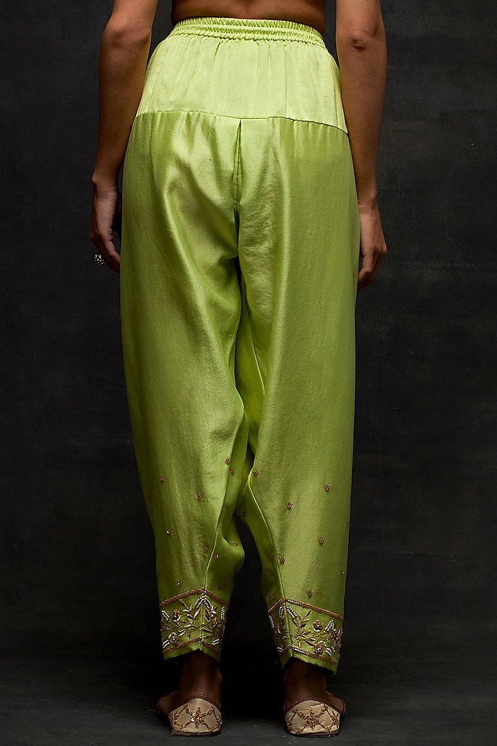 Green Silk Chanderi Floral Embroidered Short Kurta Set by Anantaa By Roohi Trehan at Pernia's Pop Up Shop