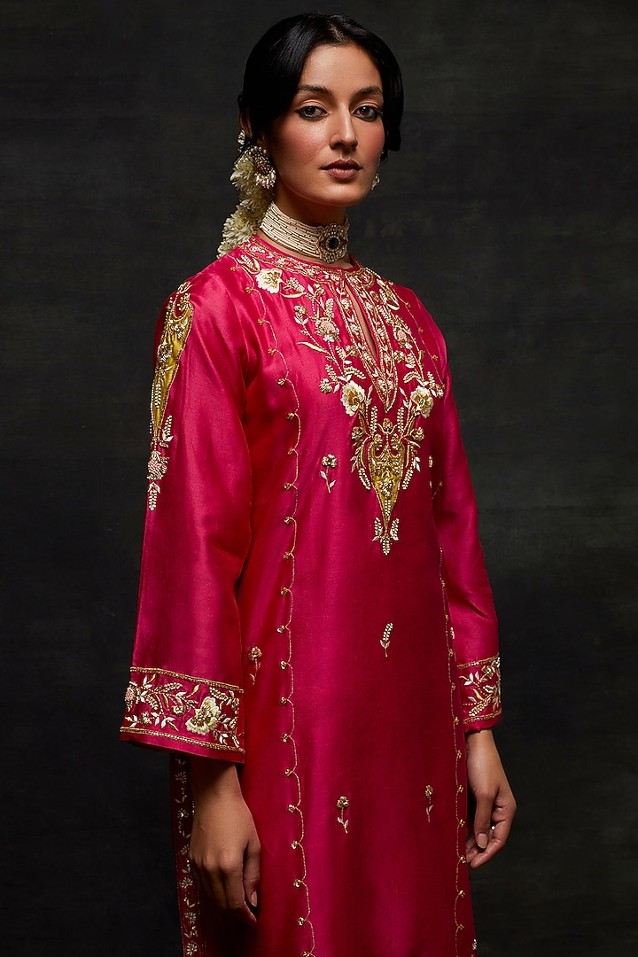Fuchsia Silk Chanderi Floral Embroidered Short Kurta Set by Anantaa By Roohi Trehan at Pernia's Pop Up Shop