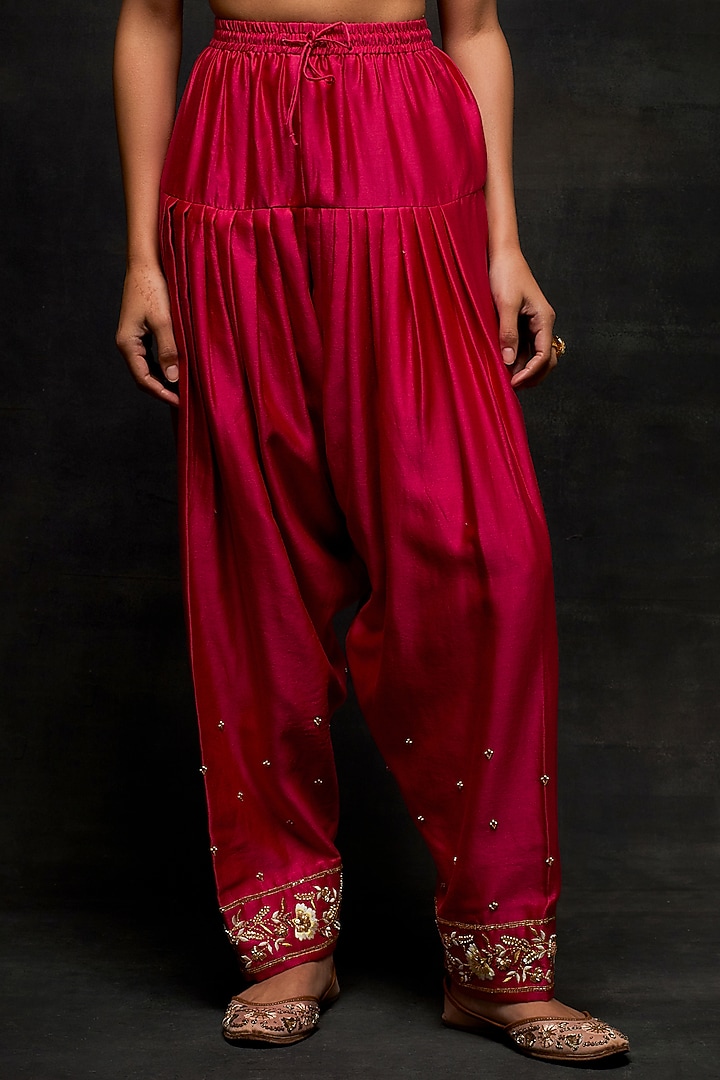 Fuchsia Silk Chanderi Floral Embroidered Short Kurta Set by Anantaa By Roohi Trehan at Pernia's Pop Up Shop