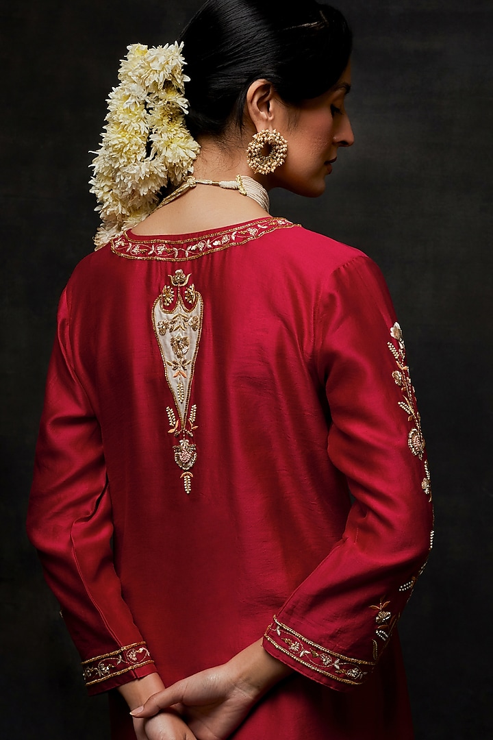 Red Silk Chanderi Floral Embroidered Kurta Set by Anantaa By Roohi Trehan at Pernia's Pop Up Shop