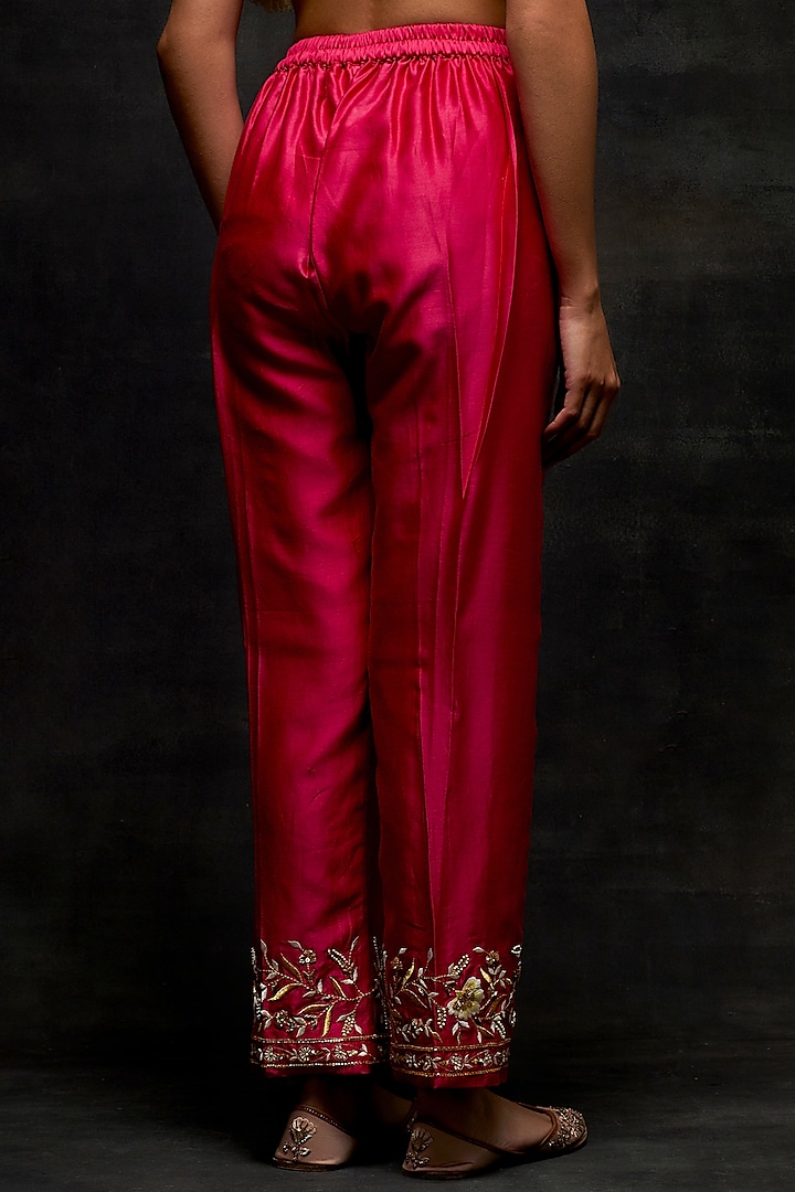 Fuchsia Silk Chanderi Floral Embroidered Kurta Set by Anantaa By Roohi Trehan at Pernia's Pop Up Shop