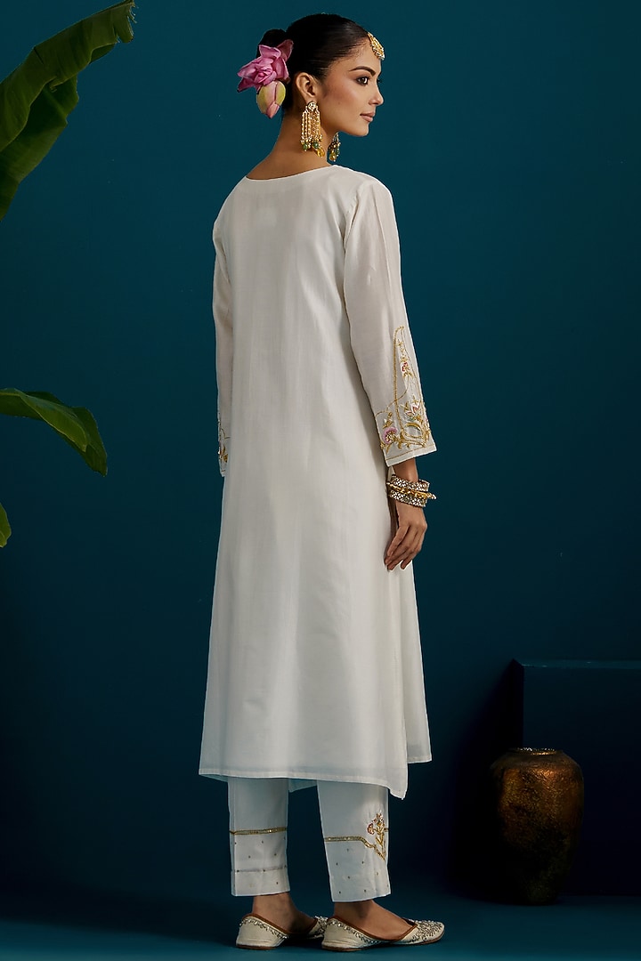 Off-White Silk Chanderi Dabka Embroidered A-Line Kurta Set by Anantaa By Roohi Trehan at Pernia's Pop Up Shop