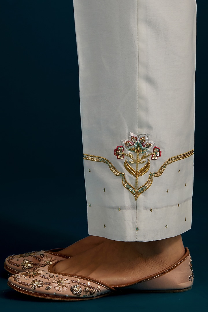Off-White Silk Chanderi Dabka Embroidered A-Line Kurta Set by Anantaa By Roohi Trehan at Pernia's Pop Up Shop