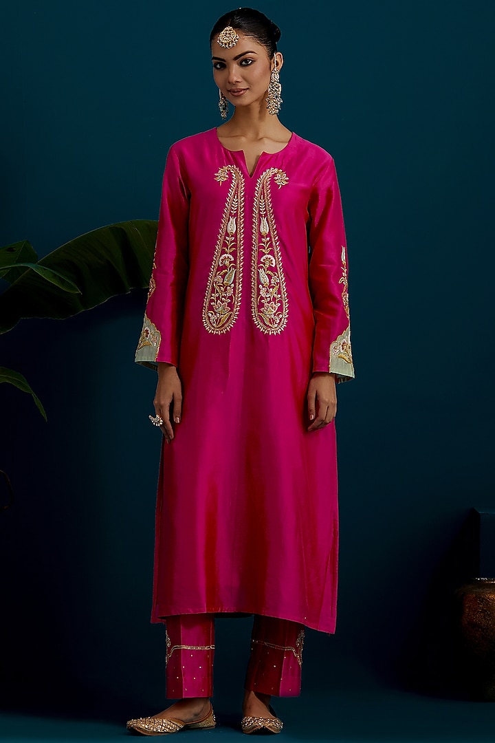 Fuchsia Silk Chanderi Paisley Embroidered Kurta Set by Anantaa By Roohi Trehan at Pernia's Pop Up Shop