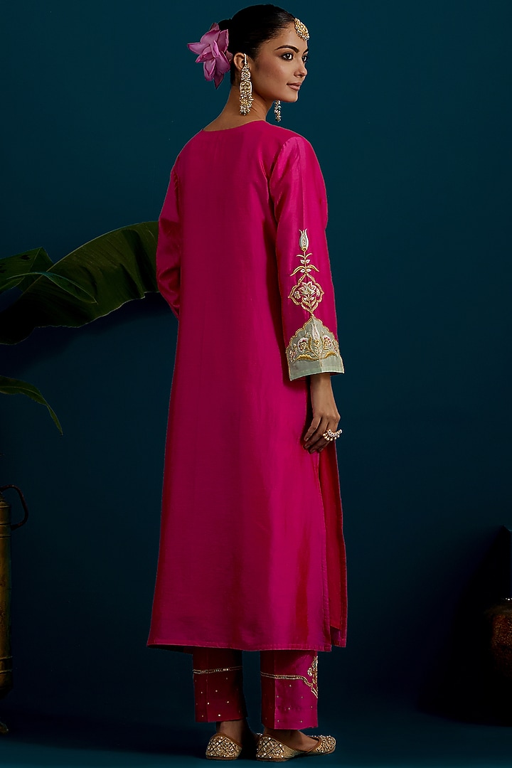 Fuchsia Silk Chanderi Paisley Embroidered Kurta Set by Anantaa By Roohi Trehan at Pernia's Pop Up Shop