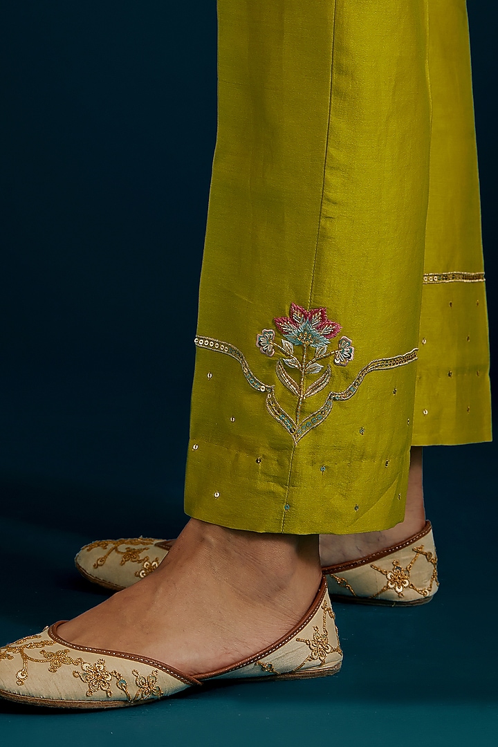 Lime Green Silk Chanderi Paisley Embroidered Kurta Set by Anantaa By Roohi Trehan at Pernia's Pop Up Shop