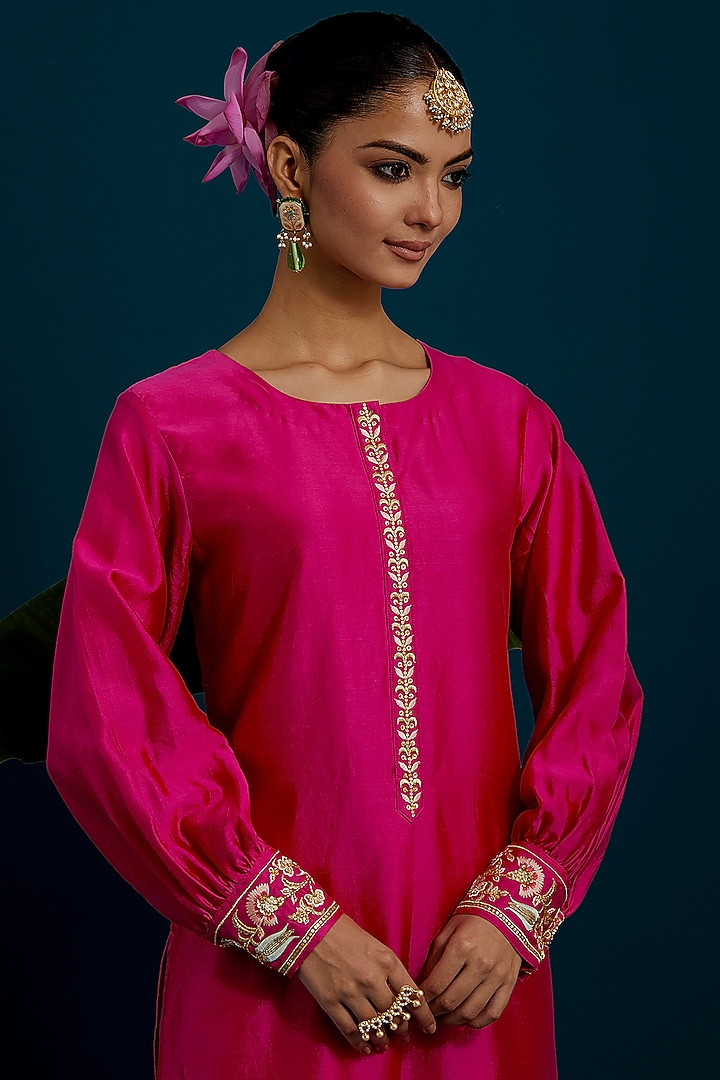 Fuchsia Silk Chanderi Hand & Machine Embroidered Kurta Set by Anantaa By Roohi Trehan at Pernia's Pop Up Shop