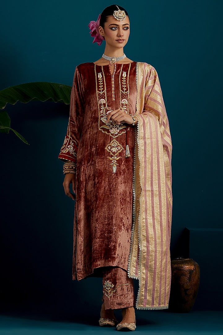 Dull Pink Viscose Velvet Hand & Machine Embroidered A-Line Kurta Set by Anantaa By Roohi Trehan at Pernia's Pop Up Shop