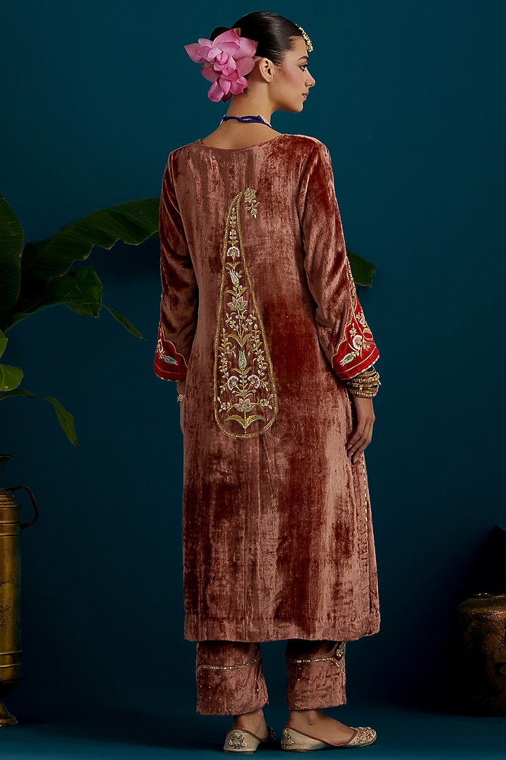 Dull Pink Viscose Velvet Hand & Machine Embroidered A-Line Kurta Set by Anantaa By Roohi Trehan at Pernia's Pop Up Shop