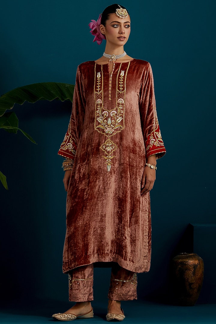 Dull Pink Viscose Velvet Hand & Machine Embroidered A-Line Kurta Set by Anantaa By Roohi Trehan at Pernia's Pop Up Shop