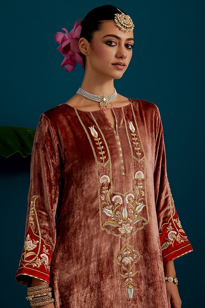 Dull Pink Viscose Velvet Hand & Machine Embroidered A-Line Kurta Set by Anantaa By Roohi Trehan at Pernia's Pop Up Shop