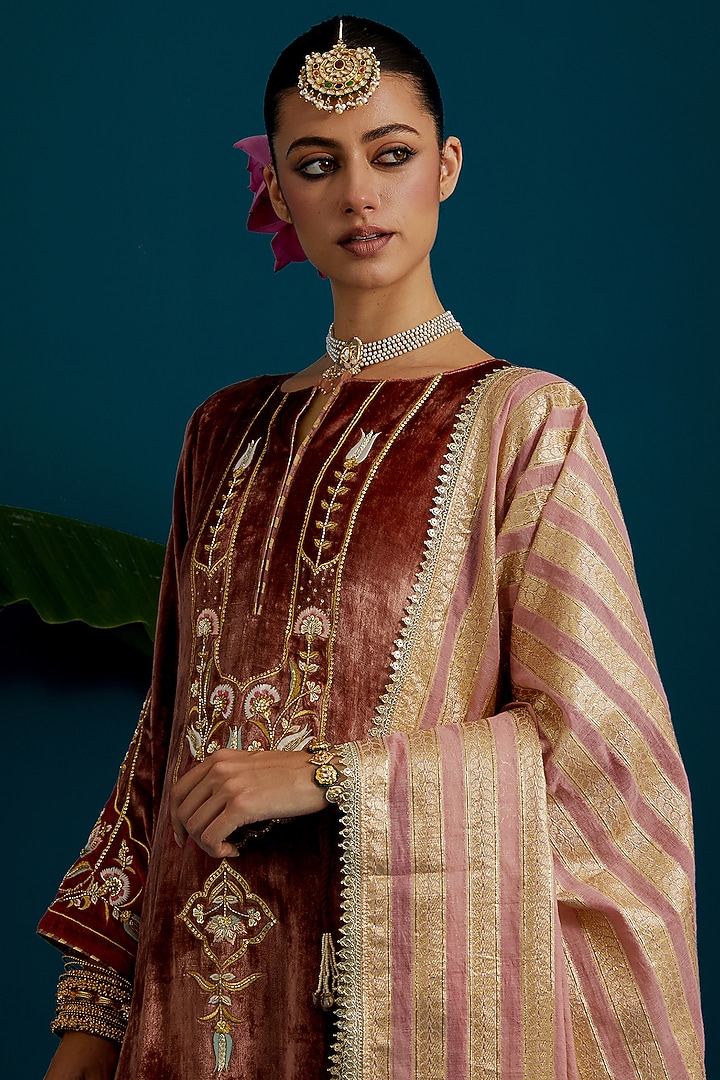 Dull Pink Viscose Velvet Hand & Machine Embroidered A-Line Kurta Set by Anantaa By Roohi Trehan at Pernia's Pop Up Shop