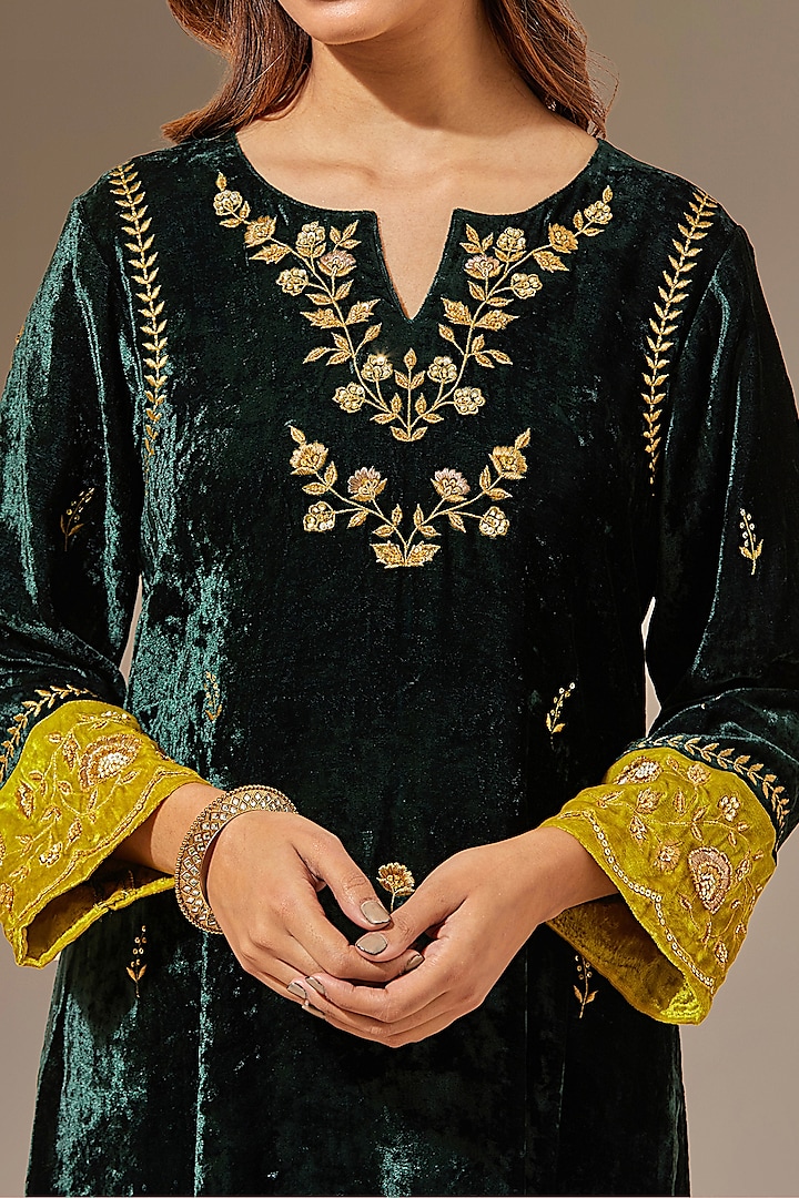Green Viscose Velvet Hand Embroidered Kurta by Anantaa By Roohi Trehan at Pernia's Pop Up Shop