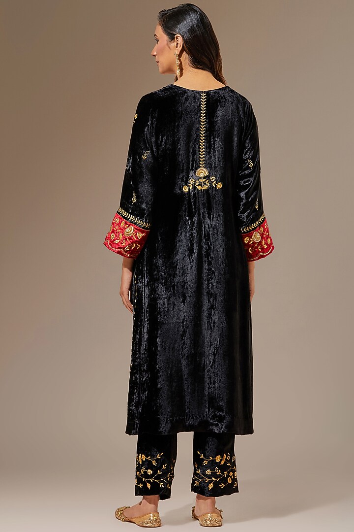 Black Viscose Velvet Hand Embroidered Kurta by Anantaa By Roohi Trehan at Pernia's Pop Up Shop